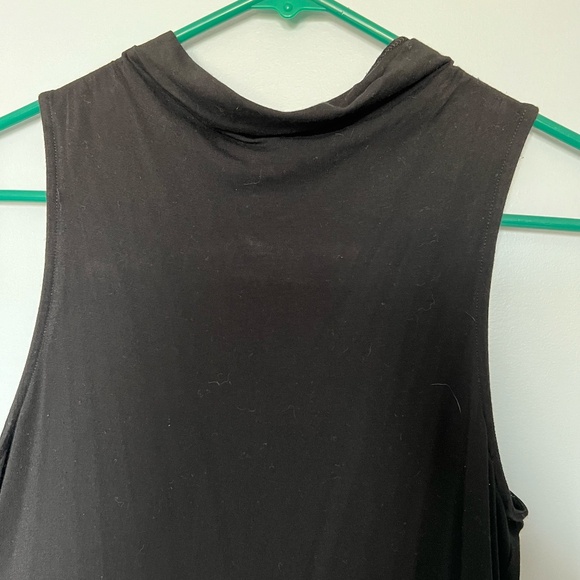 RW& CO 2- Pack mock neck tank tops - Picture 6 of 7